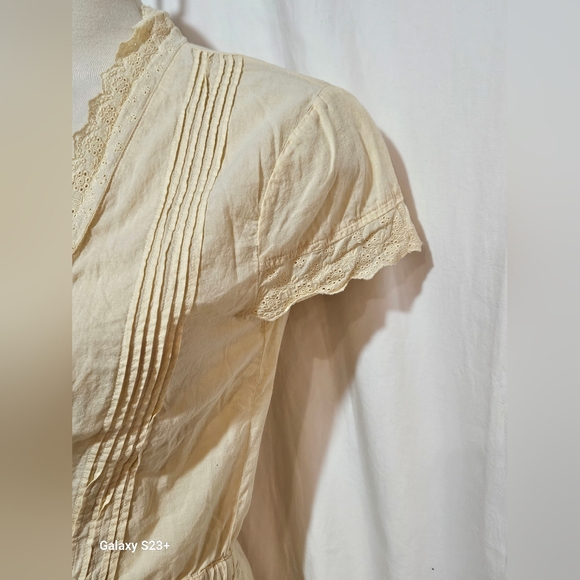 Vintage Medium Cream Top - Picture 4 of 7